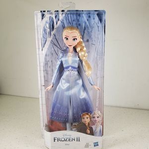 Disney Frozen 2 Elsa Fashion Doll With Long Blonde Hair and Blue Outfit NIB